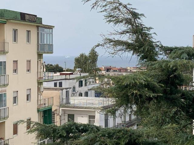 Appartamento in vendita a Portici NA