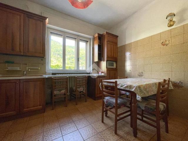 Appartamento in vendita a Porto Ceresio VA