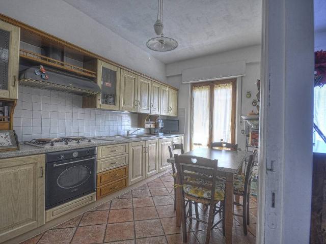 APPARTAMENTO in VENDITA a PORTOFERRAIO CENTRO di 4 vani