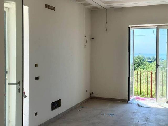 Appartamento in vendita a Pozzuoli NA