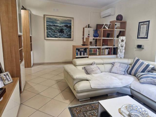 Appartamento in vendita a Pozzuoli NA