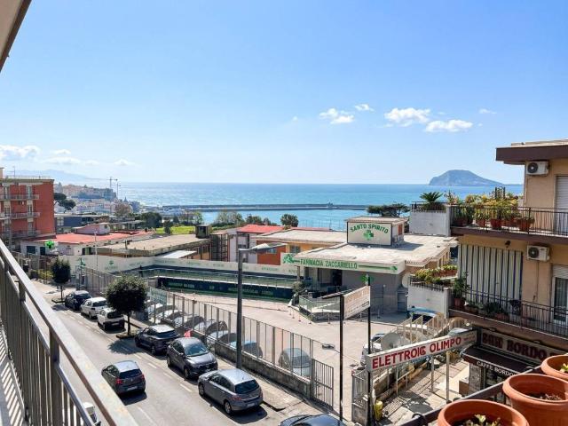 Appartamento in vendita a Pozzuoli NA