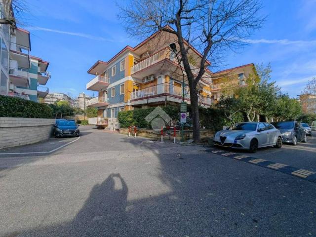 Appartamento in vendita a Pozzuoli NA