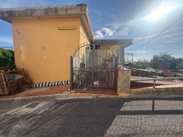 Appartamento in vendita a Pozzuoli NA