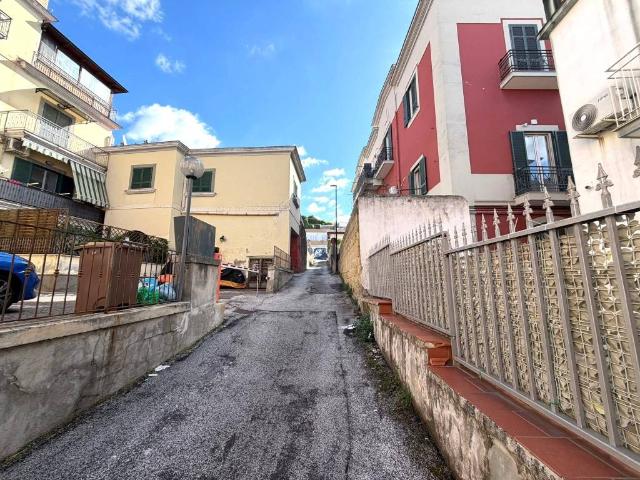 Appartamento in vendita a Pozzuoli NA