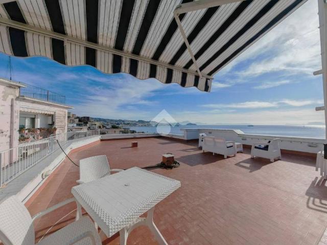 Appartamento in vendita a Pozzuoli NA