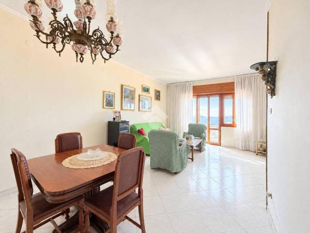 Appartamento in vendita a Pozzuoli NA