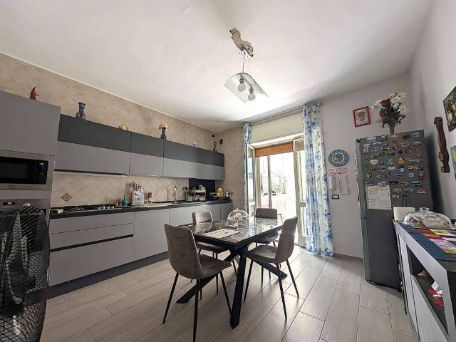 Appartamento in vendita a Pozzuoli NA