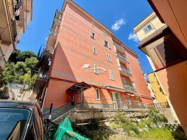Appartamento in vendita a Pozzuoli NA
