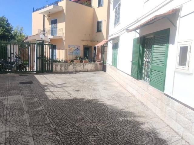 Appartamento in vendita a Pozzuoli NA