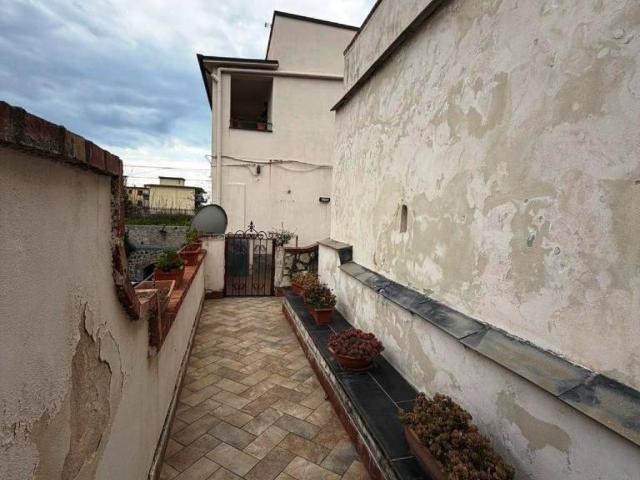 Appartamento in vendita a Pozzuoli NA