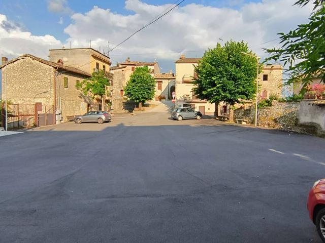 Appartamento in vendita a Pozzaglia Sabina RI