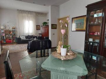 Appartamento in vendita a Prato PO