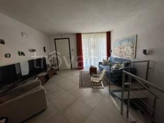 Appartamento in vendita a Prato via Curzio Malaparte, Galceti