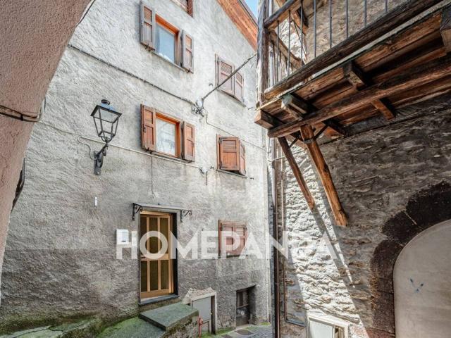Palazzo in vendita a Premana