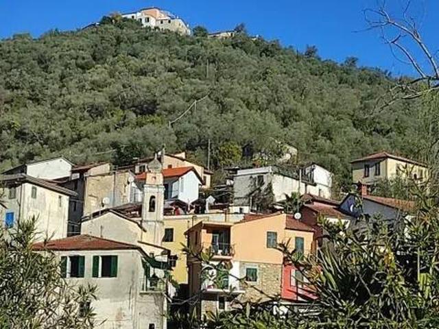 Appartamento in vendita a Prelà IM