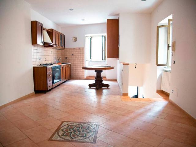 Appartamento in vendita a Priverno LT
