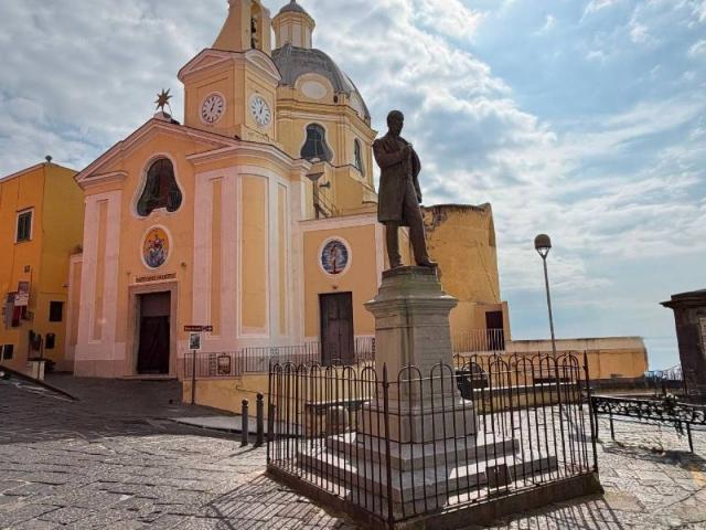 Appartamento in vendita a Procida NA