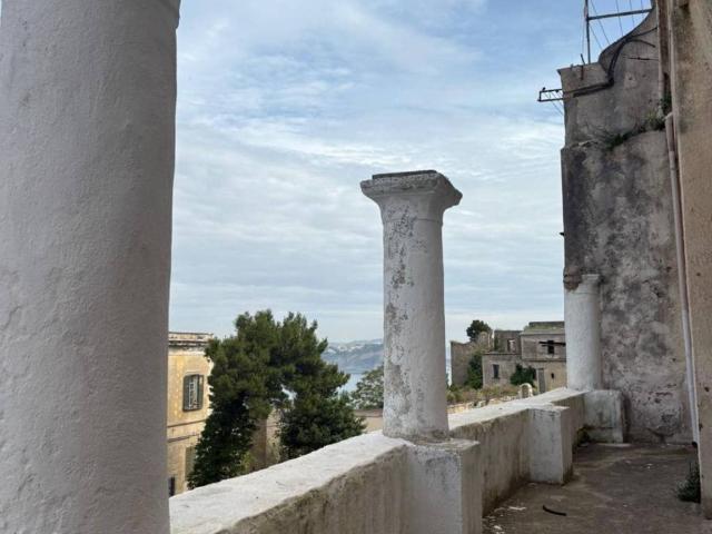 Appartamento in vendita a Procida NA