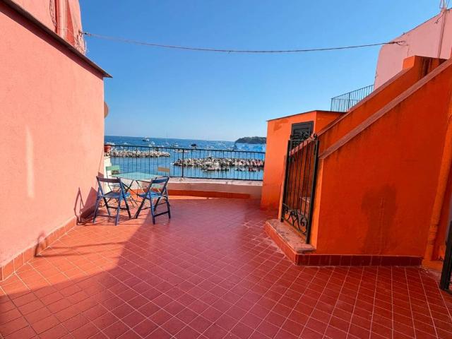 Appartamento in vendita a Procida NA