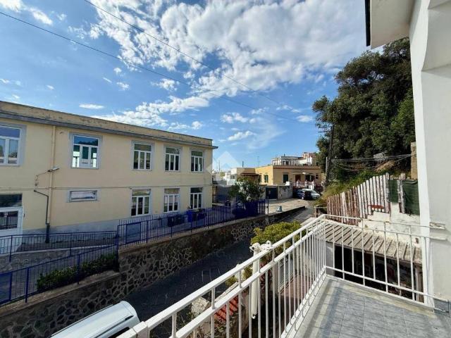 Appartamento in vendita a Procida NA
