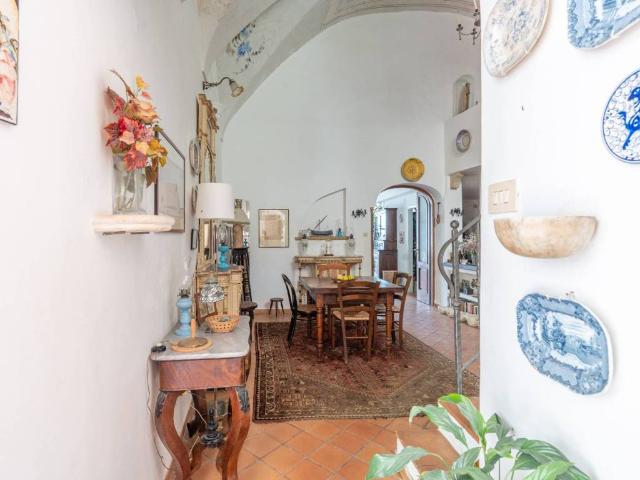 Appartamento in vendita a Procida NA