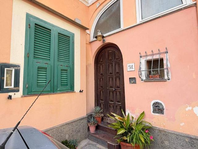 Appartamento in vendita a Procida NA