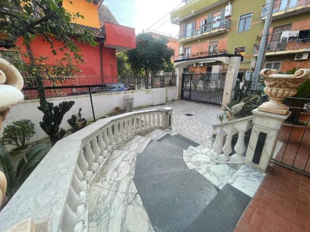 Appartamento in vendita a Quarto NA