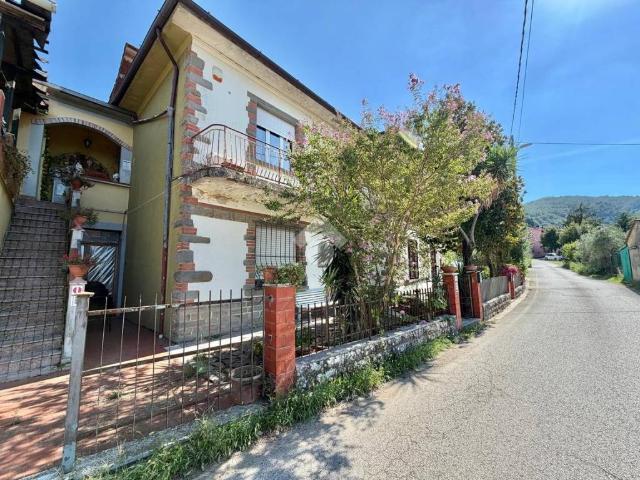 Casa indipendente in vendita a Quarrata PT
