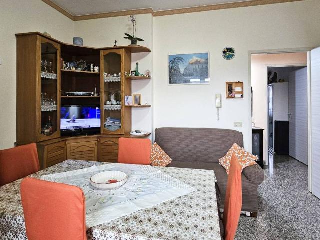 Appartamento in vendita a Regalbuto EN