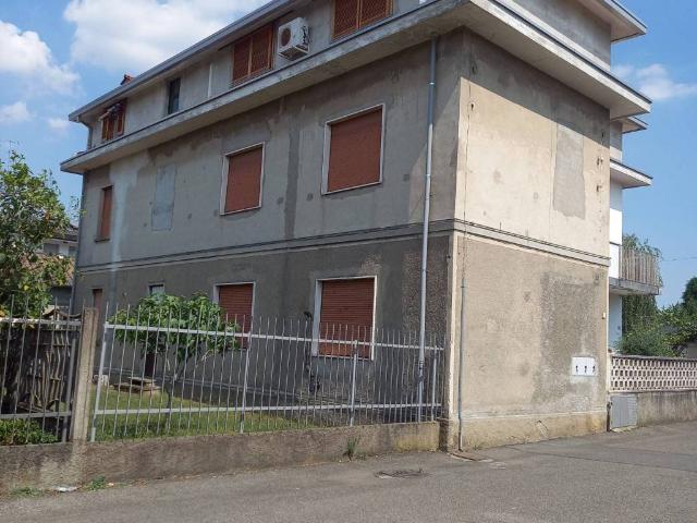 Appartamento in vendita a Rescaldina MI