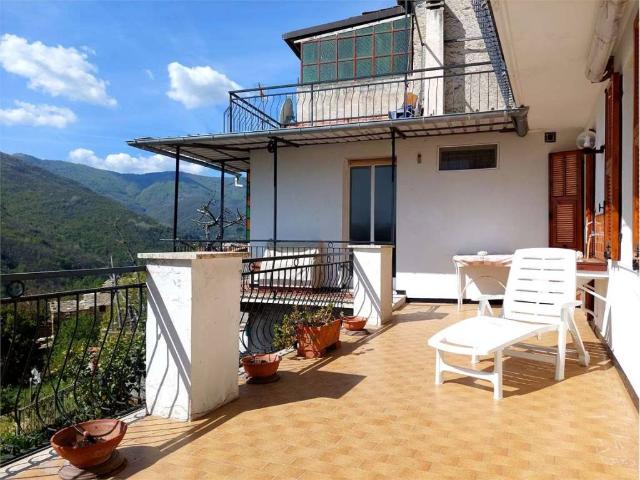 Appartamento in vendita a Rezzo IM