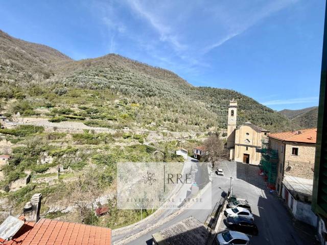 Appartamento in vendita a Rezzo IM