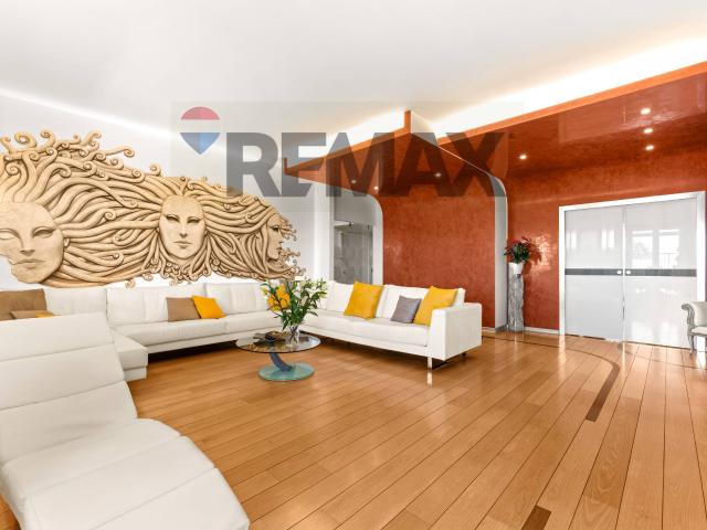 Appartamento in vendita a Rho, Zona Centro