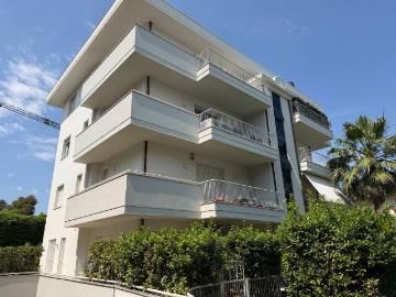 Appartamento in vendita a Riccione RN