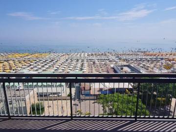 Appartamento in vendita a Riccione RN