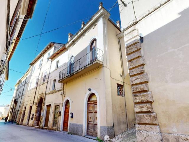 Appartamento in vendita a Rieti RI