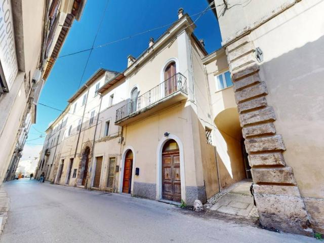Appartamento in vendita a Rieti RI