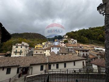 Appartamento in vendita a Riofreddo RM