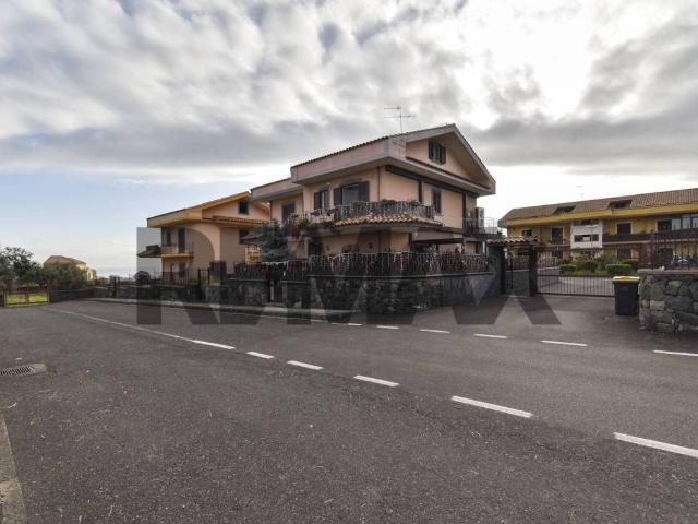 Appartamento in vendita a Riposto CT