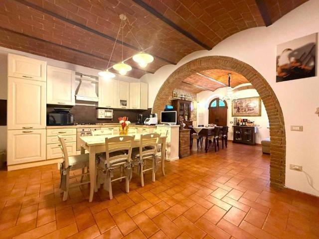 Appartamento in vendita a Riparbella PI