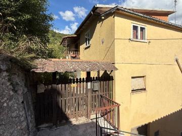 Appartamento in vendita a Rivodutri RI