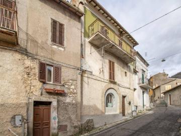 Appartamento in vendita a Rivodutri RI