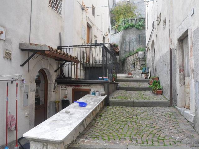 Appartamento in vendita a Rivisondoli AQ