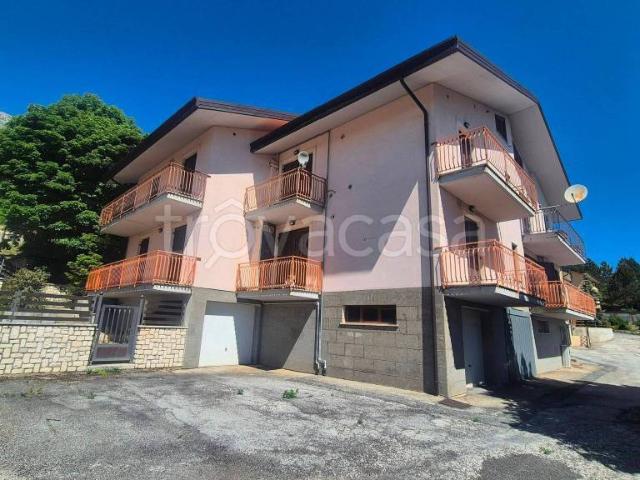 Appartamento in vendita a Rocca di Cambio via Sicinto, 20