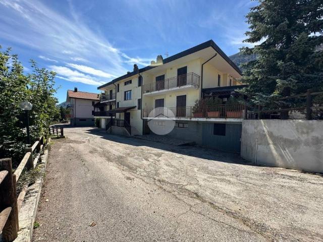 Appartamento in vendita a Rocca di Cambio AQ