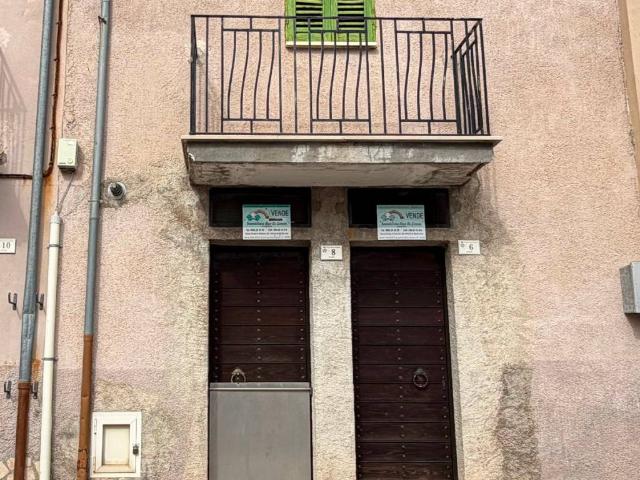 Appartamento in vendita a Rocca di Cambio AQ