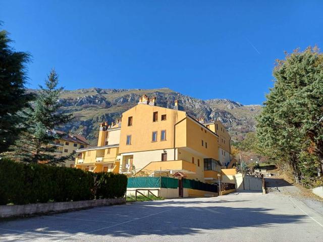 Appartamento in vendita a Rocca di Cambio AQ