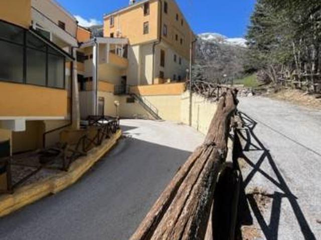 Appartamento in vendita a Rocca di Cambio AQ