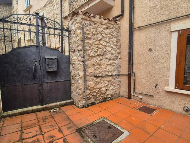 Appartamento in vendita a Rocca di Cambio AQ